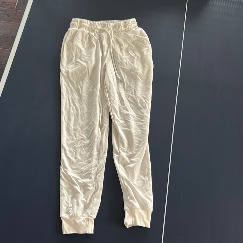 white sweatpants never worn